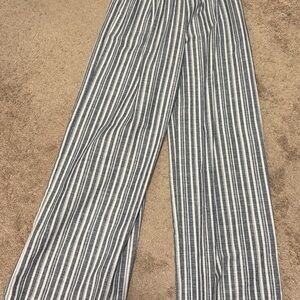 Lulu's Navy and White Checkered Pants